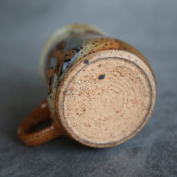 Signed Pottery Pisces Mug - Picture 13 of 14